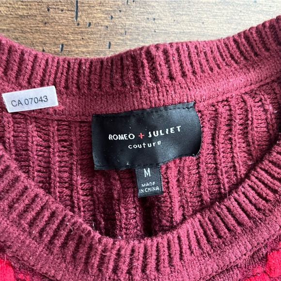 Red and burgandy warm sweater Romeo + Juliet size M - Picture 5 of 6